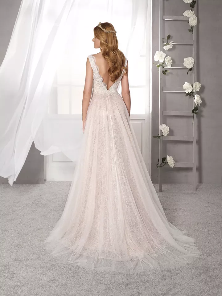 India 1332 D'Art wedding dress vestido de novia 1