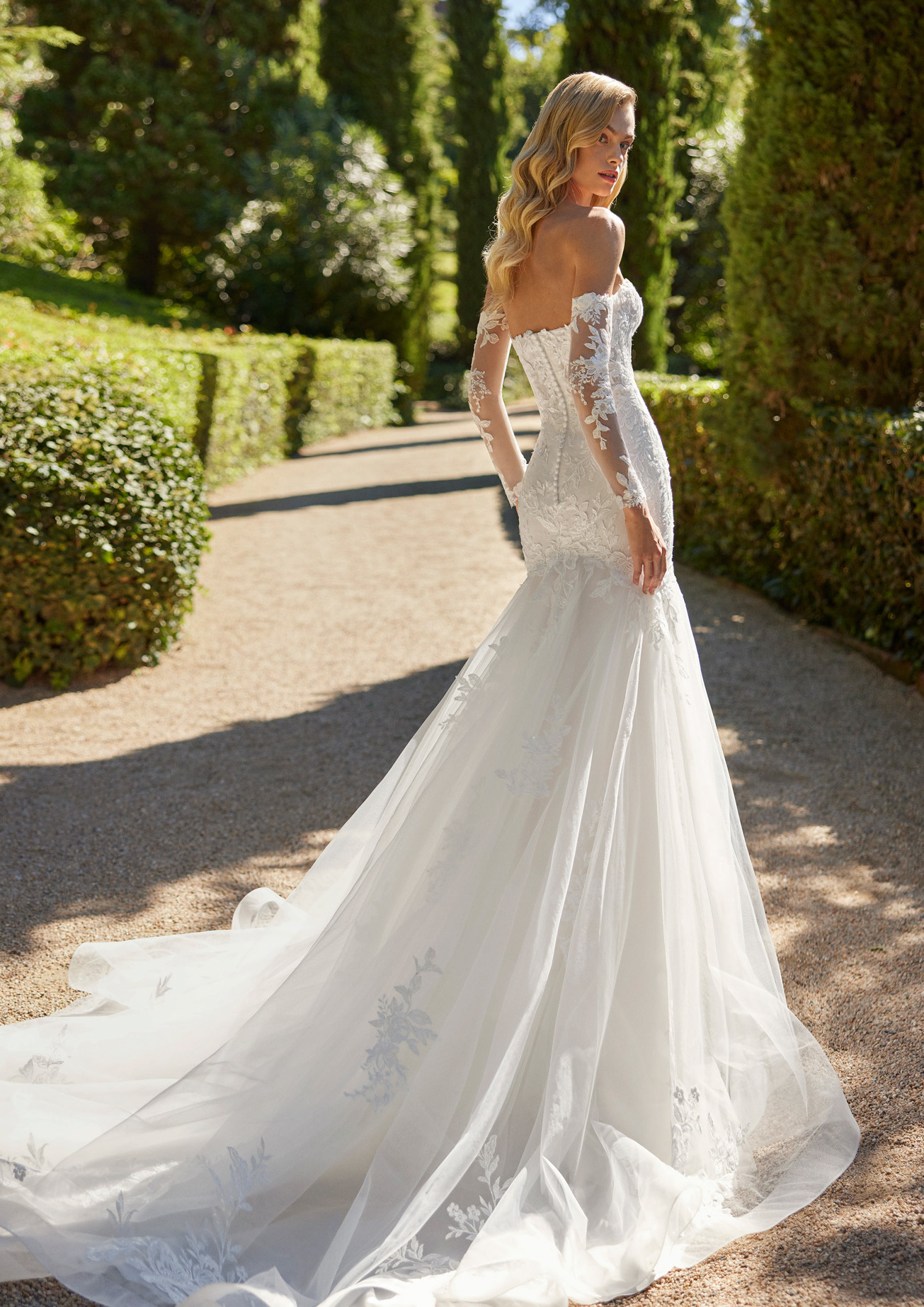 Diva Adriana Alier wedding dress vestido de novia 1