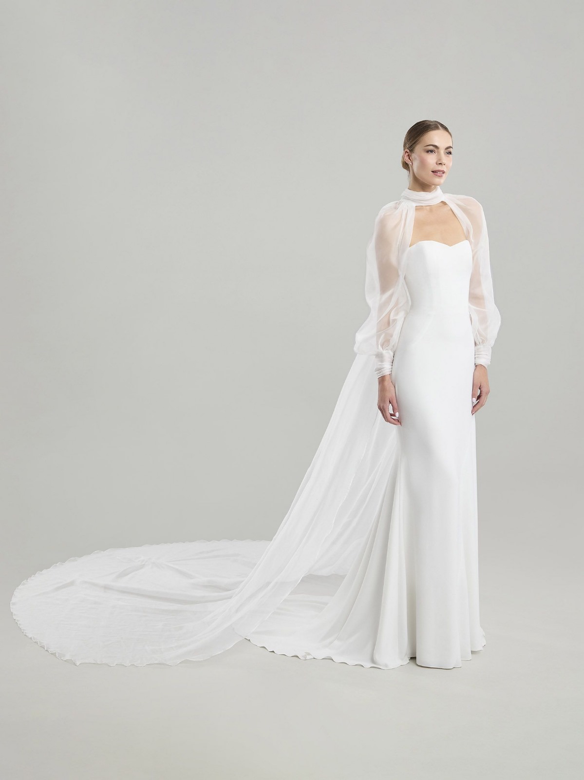 LA-29 Capa Bridal Accesories novia bridal cape 3