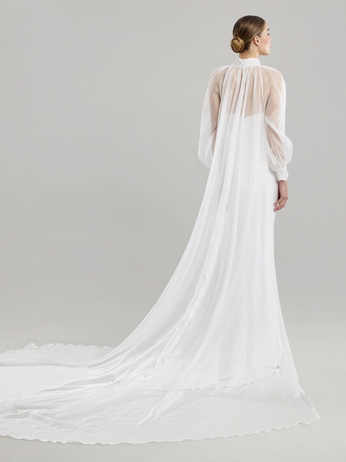 LA-29 Capa Bridal Accesories novia bridal cape 3